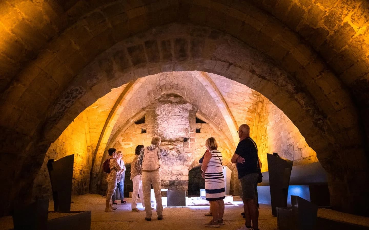 Image 1 : Visite guidée : D'une cave à l'autre background