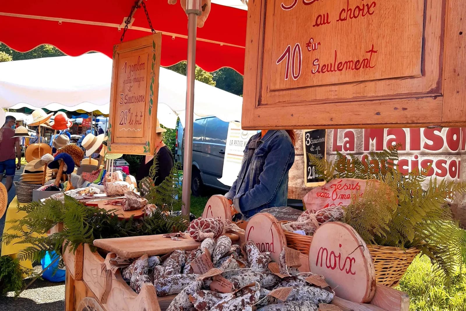 Image 1 : Marché à Cazals background