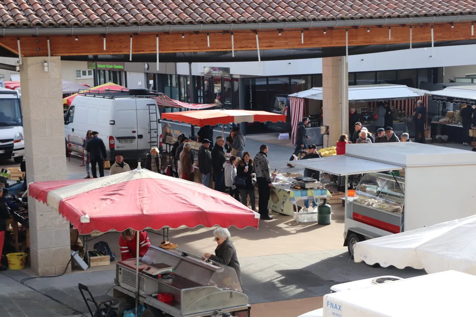 Image 1 : Marché - Isle background