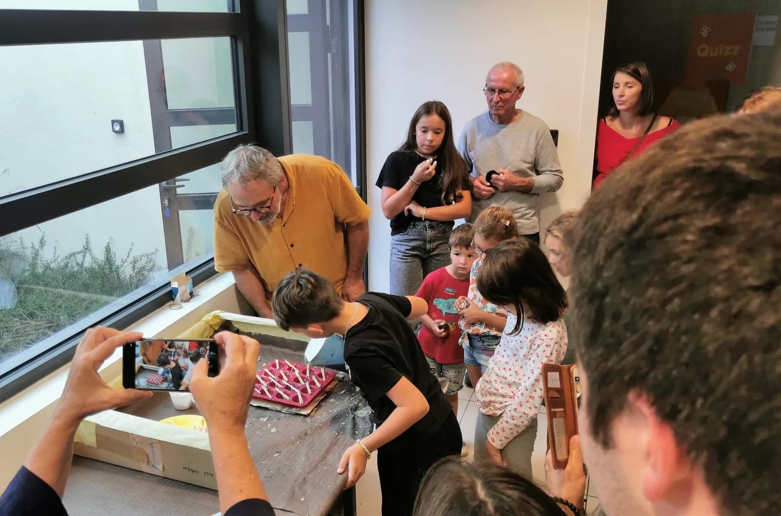 Image 3 : ATELIERS CREATIFS ET VISITE A LA MIELLERIE background
