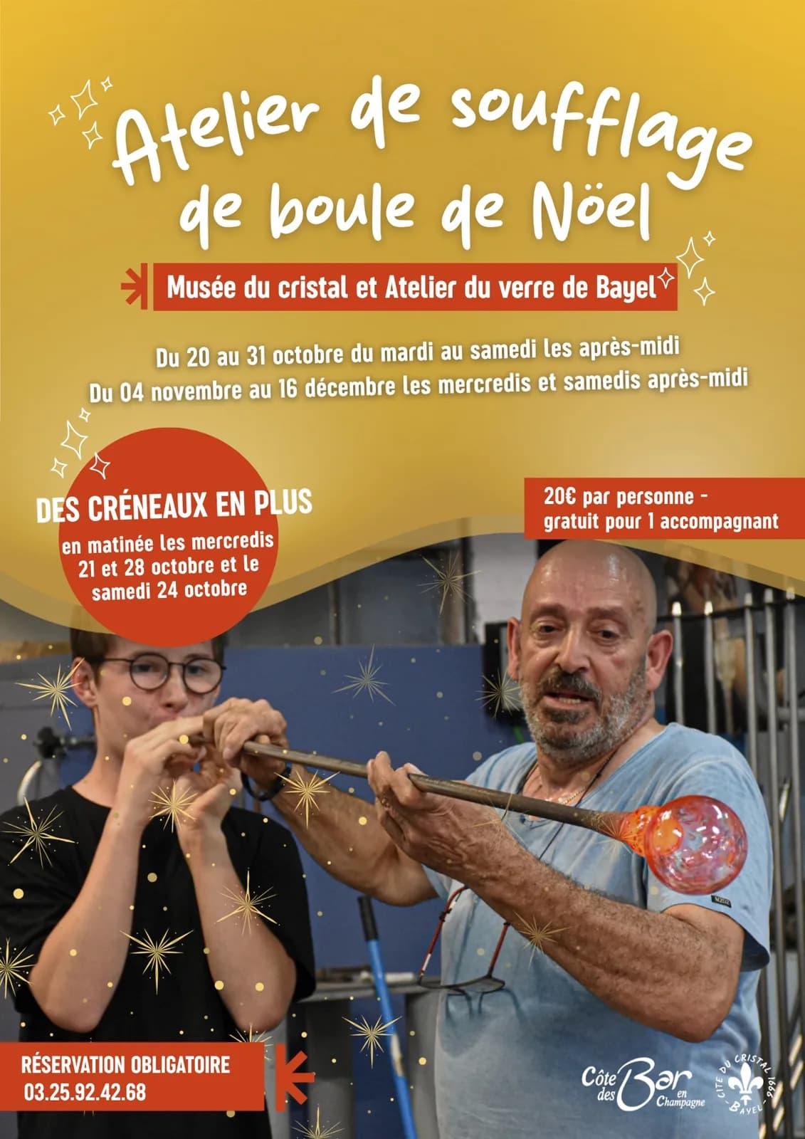 Image 1 : Atelier de soufflage de la boule de Noël background