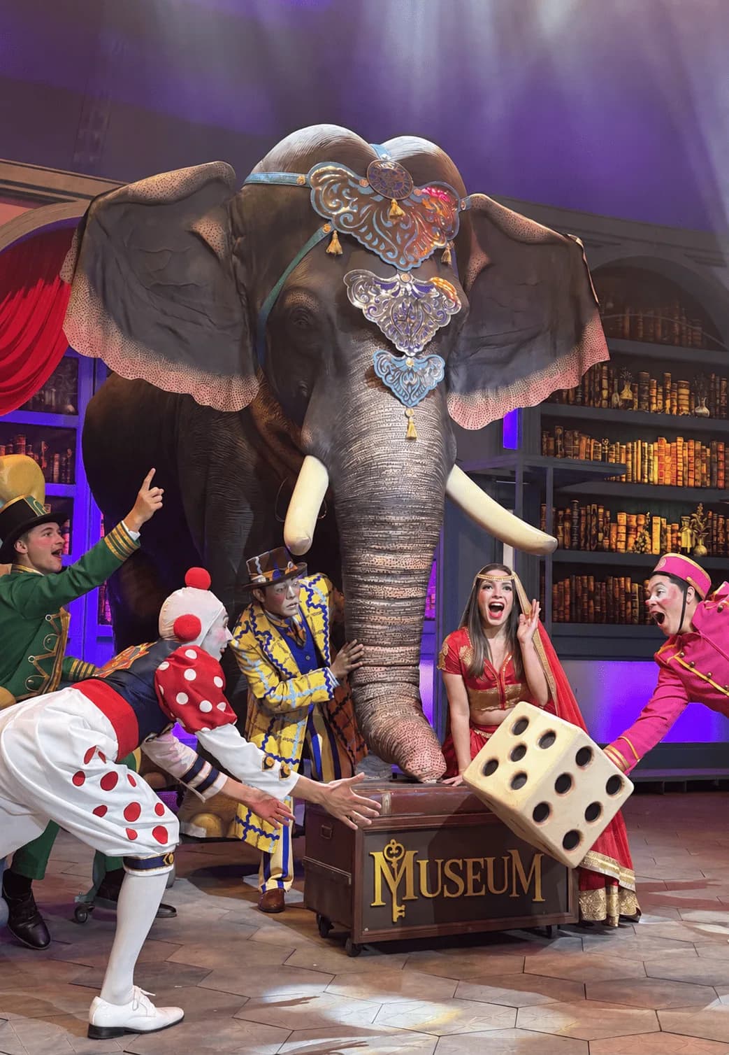 Image 1 : Rêves de Cirque -MUSEUM les Splendeurs du cirque background