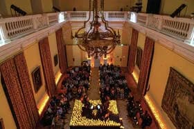 Image 1 : Concerts Candlelight au château royal de Blois background