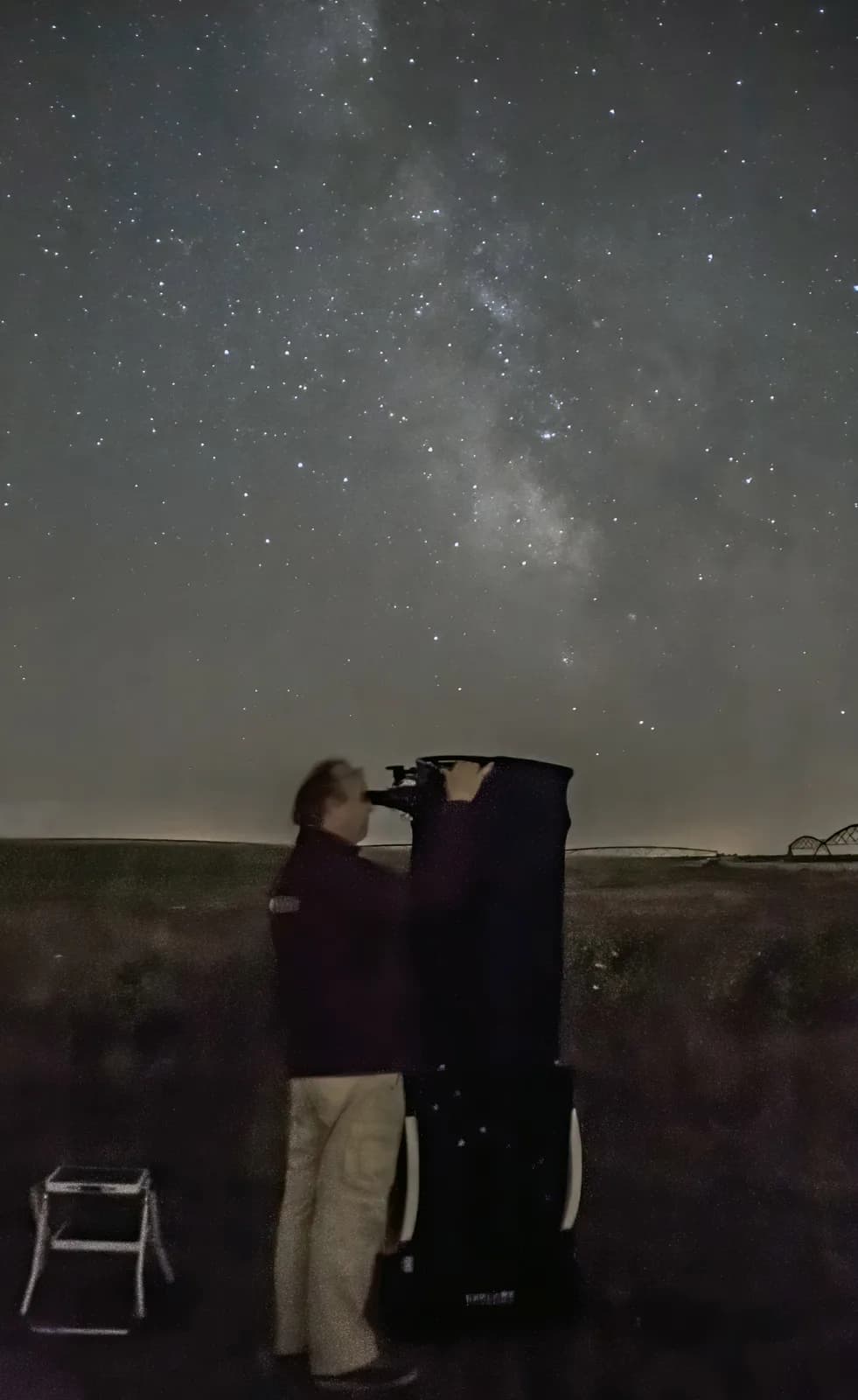 Image 5 : Observation de la voûte céleste background