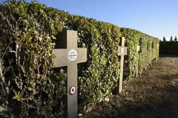 Image 1 : Ici reposent les soldats de la Grande Guerre background