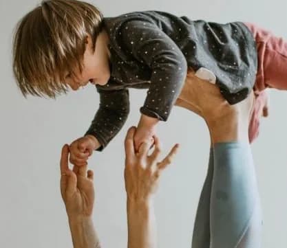 Image 1 : YOGA FAMILLE background
