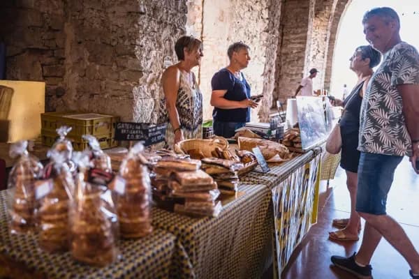 Image 3 : Marché traditionnel background