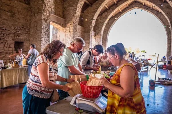 Image 5 : Marché traditionnel background
