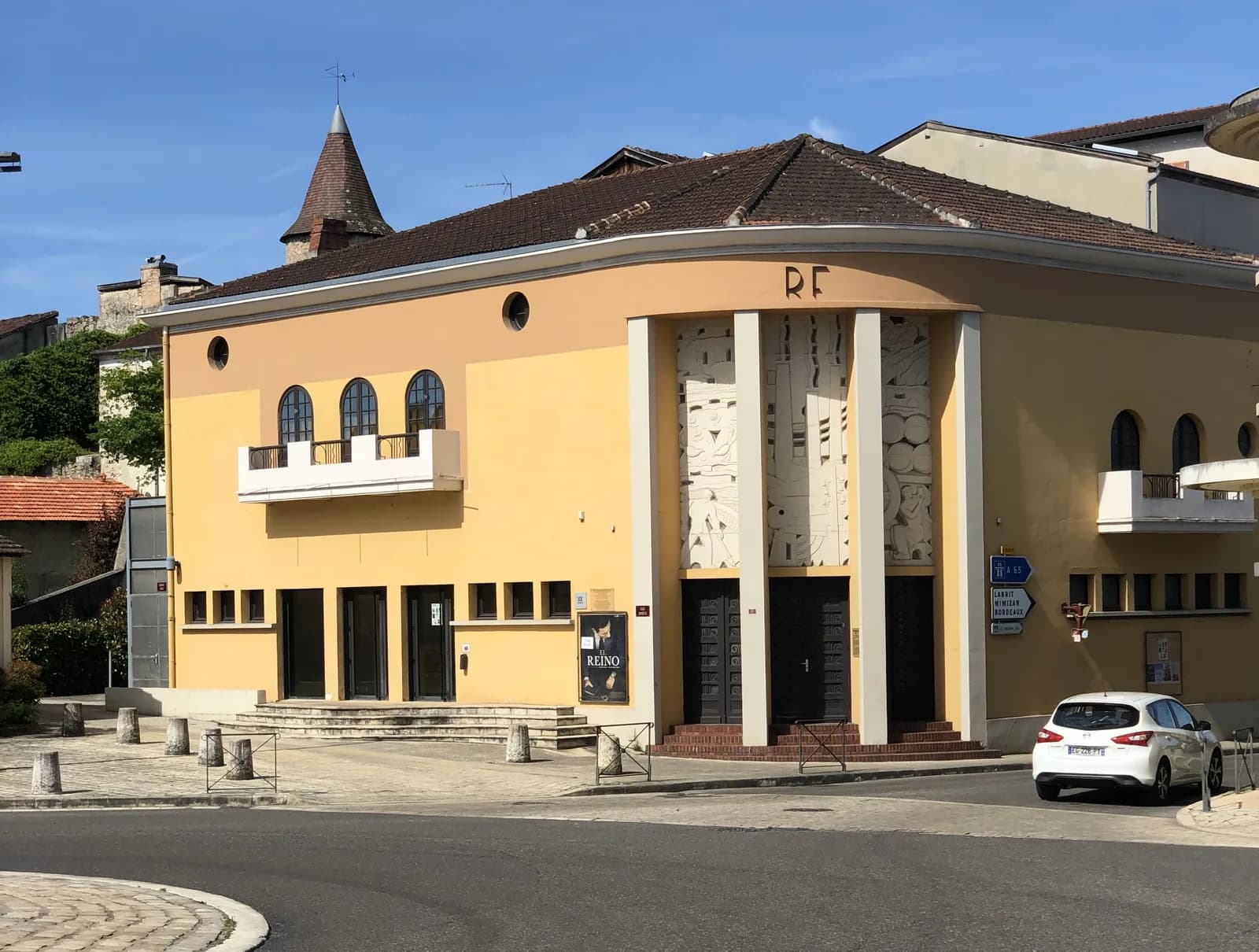 Image 3 : Un dimanche au Cinéma background